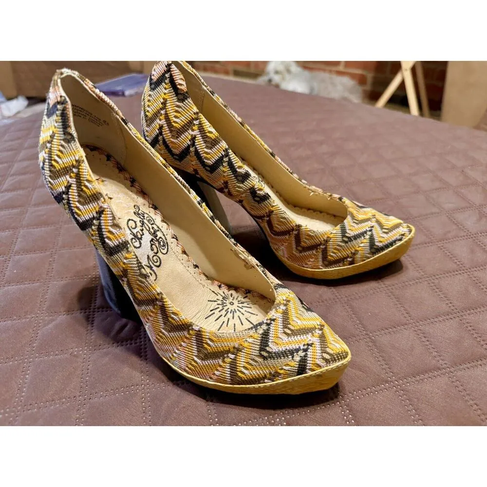 Naughty Monkey Women's Platform Heels w. Embroidered Exterior, Snakeskin - 6 - Image 3