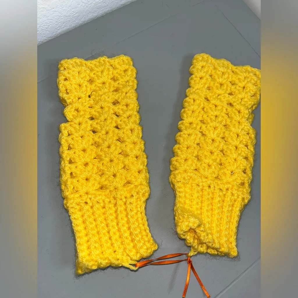 Handmade Crochet Hand Warmers Ribbed Stretch ThumbHole Cozy Winter Glove Cottage - Image 4