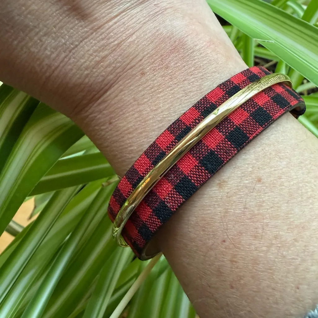 Story by DaVinci Black Red Gingham Check Bracelet with Gold Metal Detail NEW - Image 2