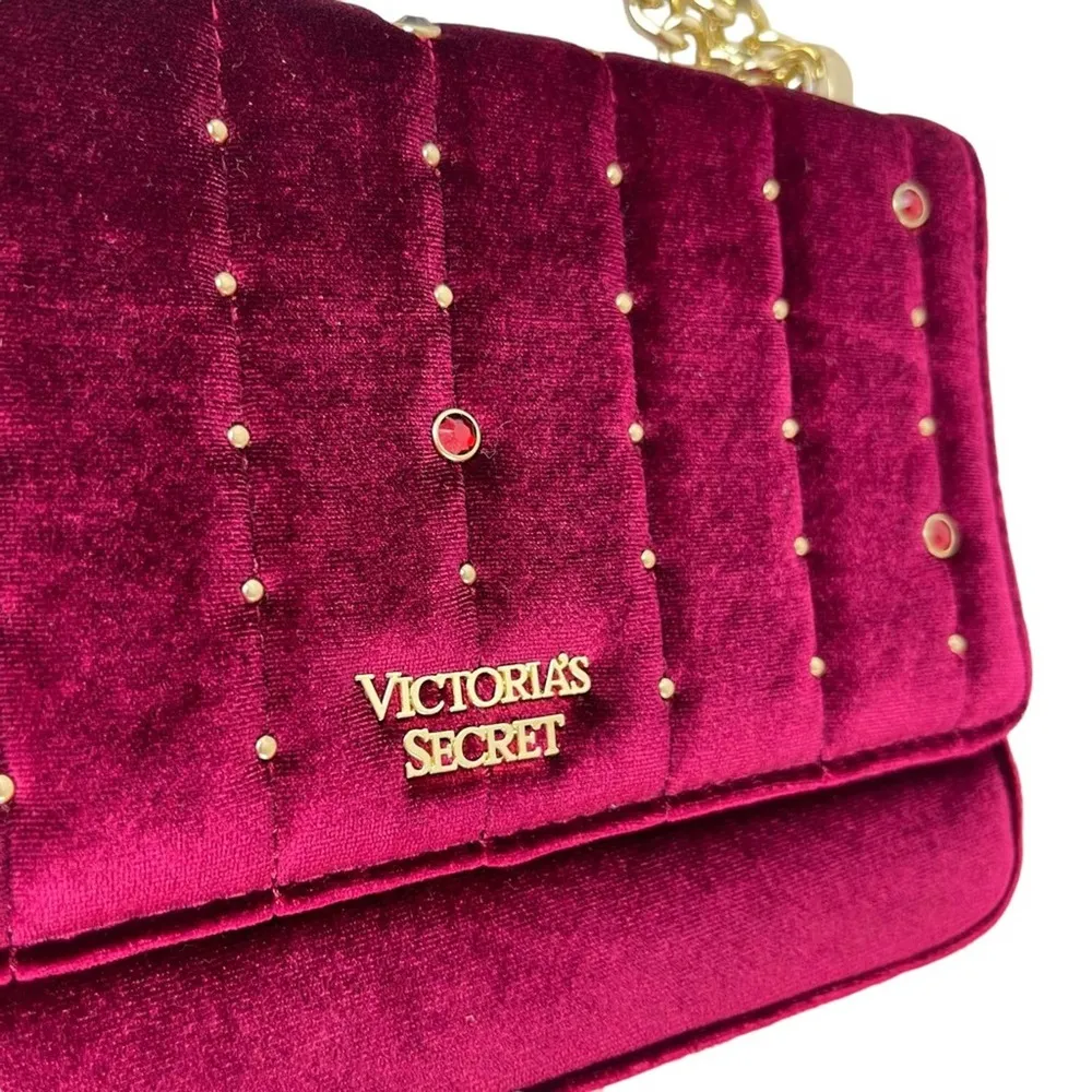 Victoria’s Secret Velvet Bond Street Shoulder Bag Cranberry Gold tone Chain Stud - Image 3