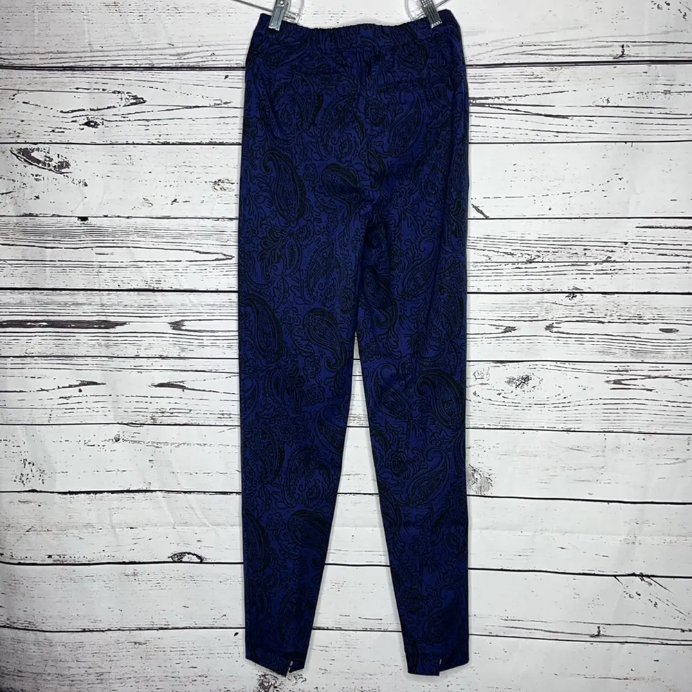Isaac Mizrahi Live! NWOT Size 0T Blue & Black Paisley Print Pull-On Ankle Pants - Image 3