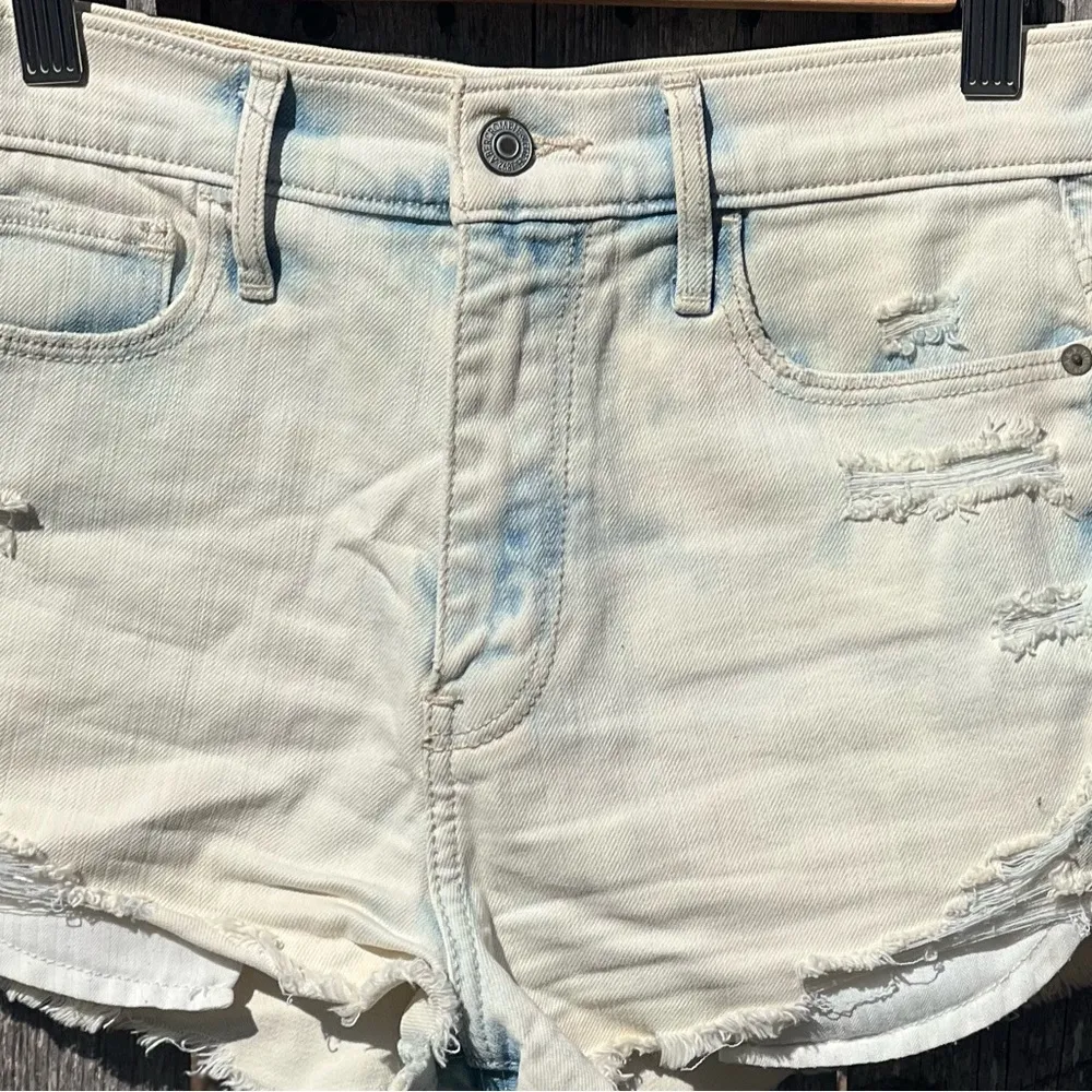Abercrombie & Fitch distressed women’s High Waisted Fit Cut Off - Image 2