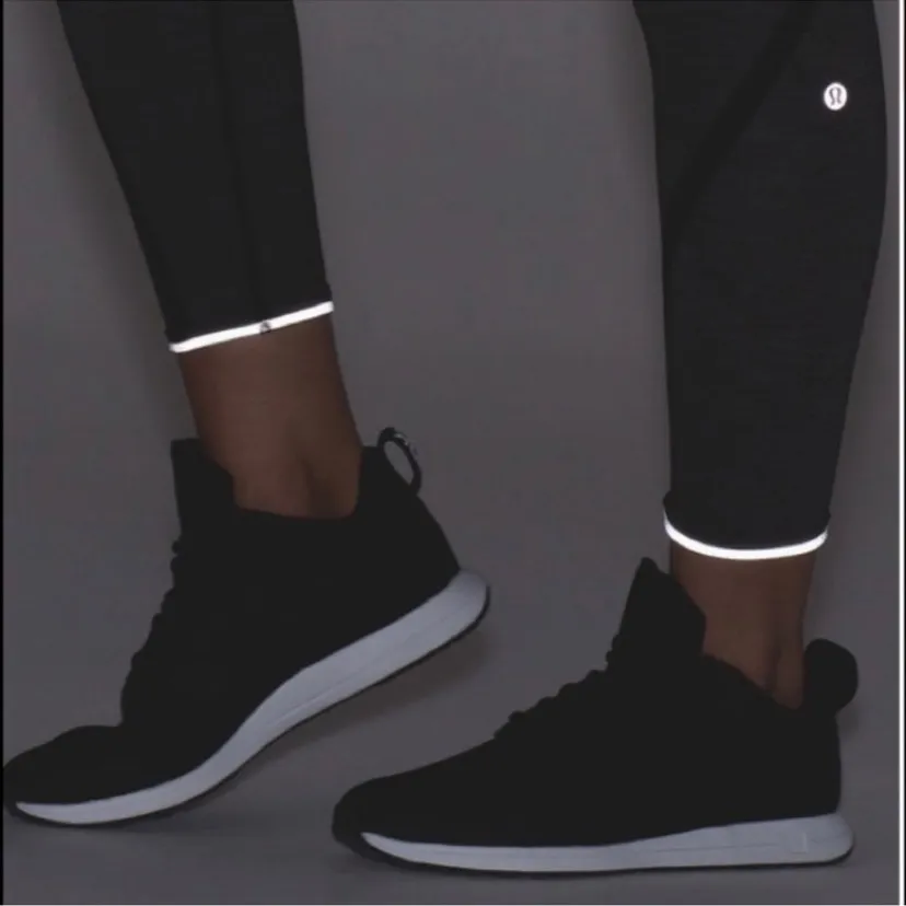 Lululemon On Track Tight In Heathered Grey / Black Size 2 - Image 4