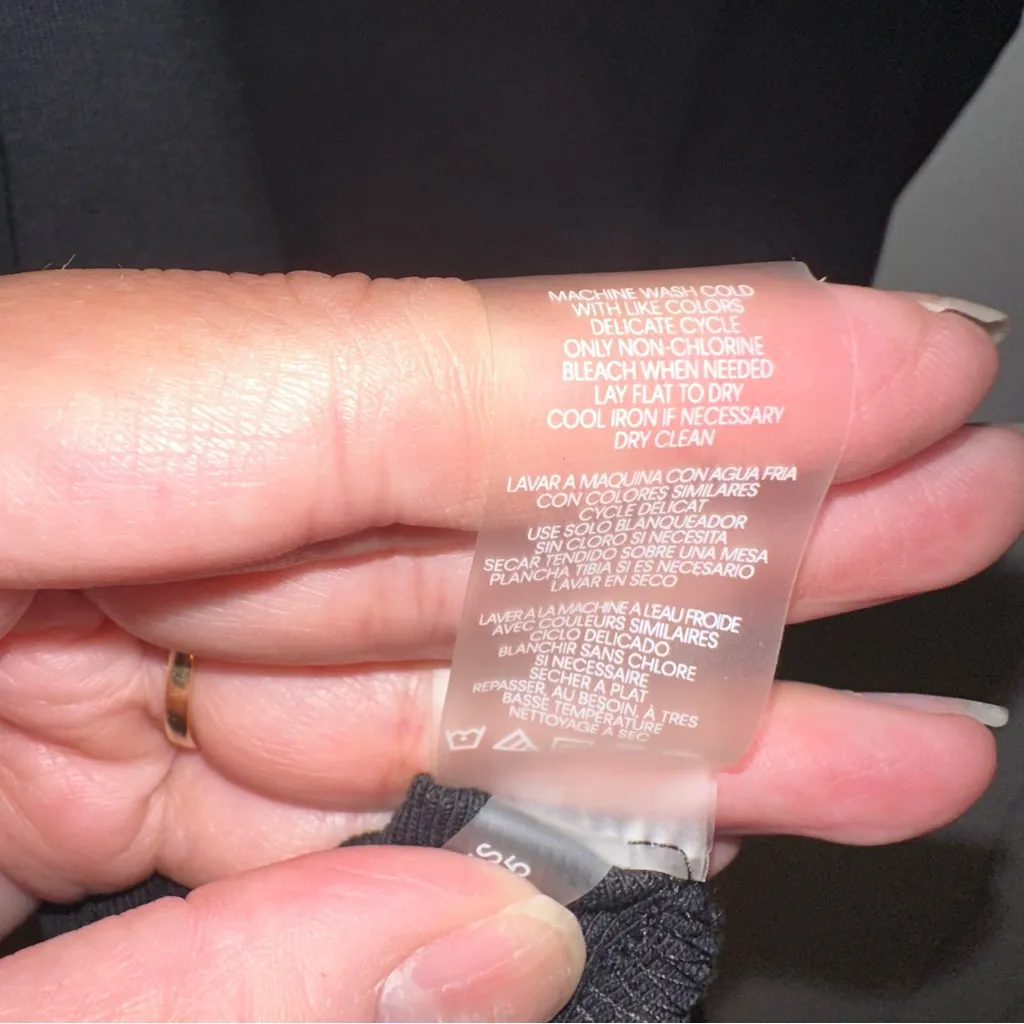 Calvin Klein Women's crew neck shirt with baby Blue Graphic size Large - Image 12