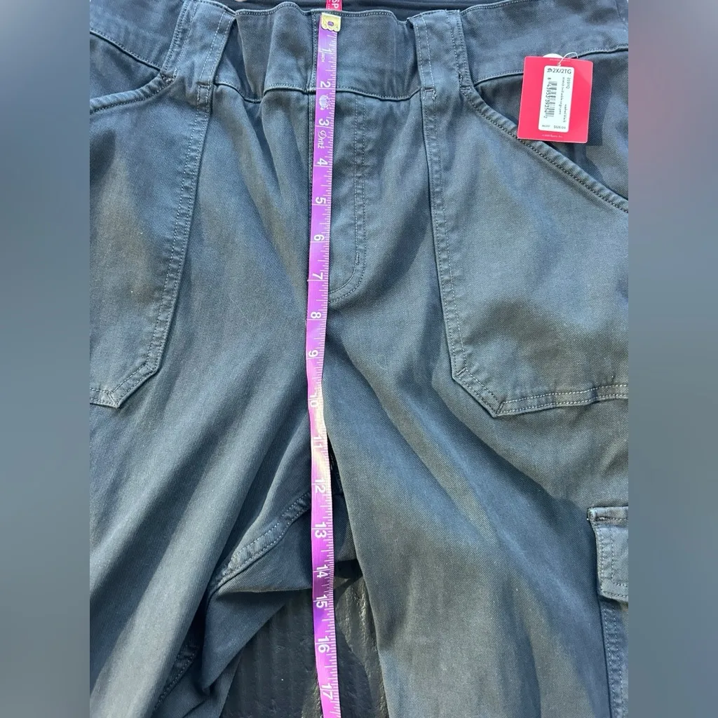 Spanx Stretch Twill Ankle Cargo Pants Washed Black 2X Petite NWT - Image 13