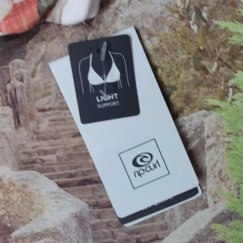 Rip Curl  floral bikini top size large - Image 2