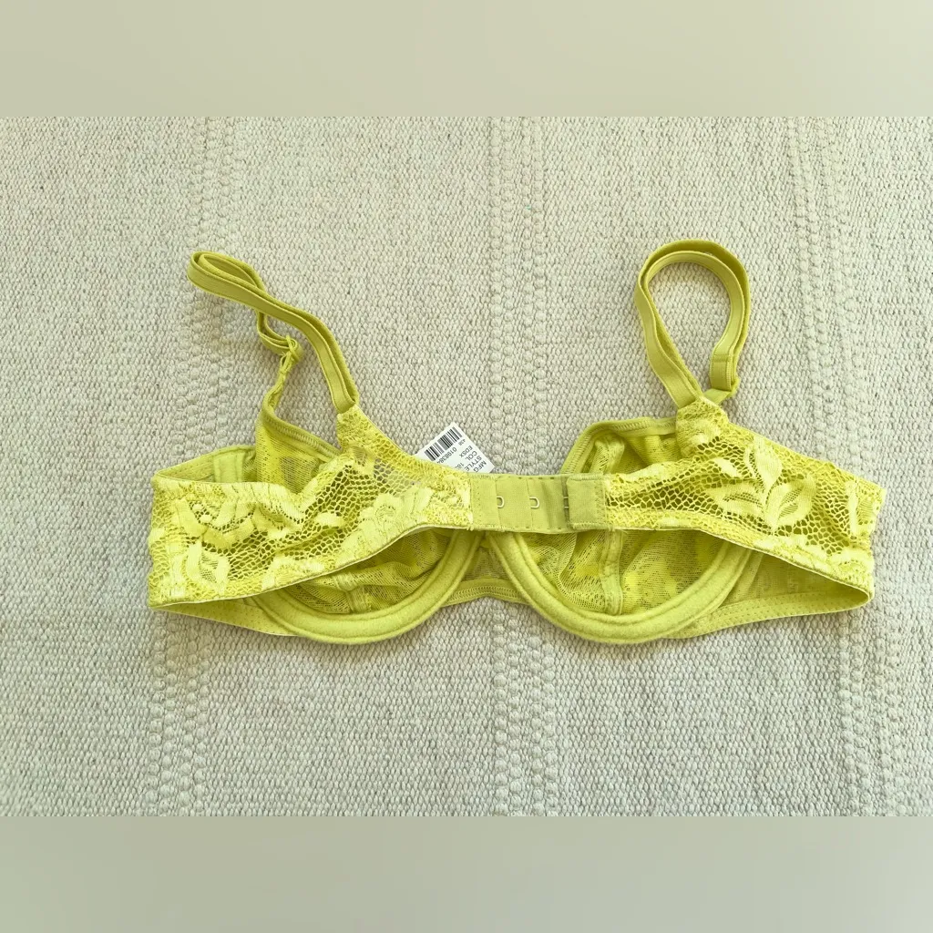 Vintage Victoria Secret Y2K Lace Bra Size 32A NWT - Image 3