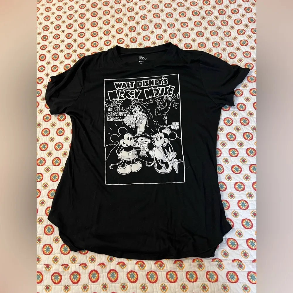 Disney Vintage Look Mickey & Minnie Mouse Tee Size Large - Image 8