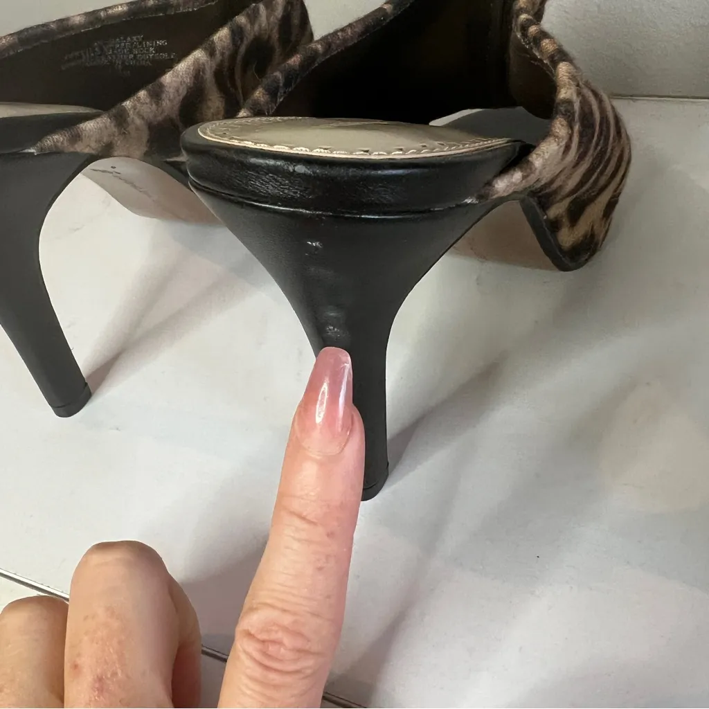 Adrienne Vittadini Leopard Print Peep Toe Heeled Mule Sandals - Image 8