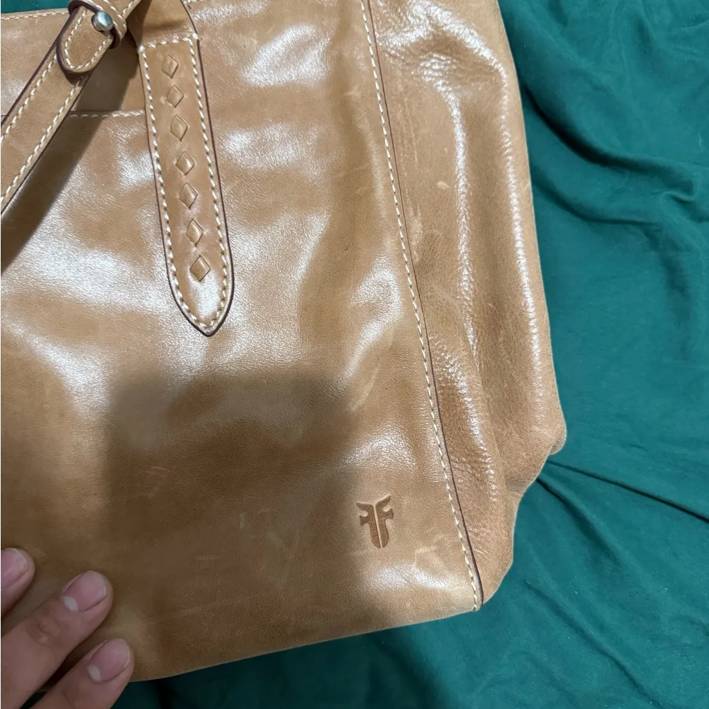 Frye  Tan Leather Tote Bag - Image 9