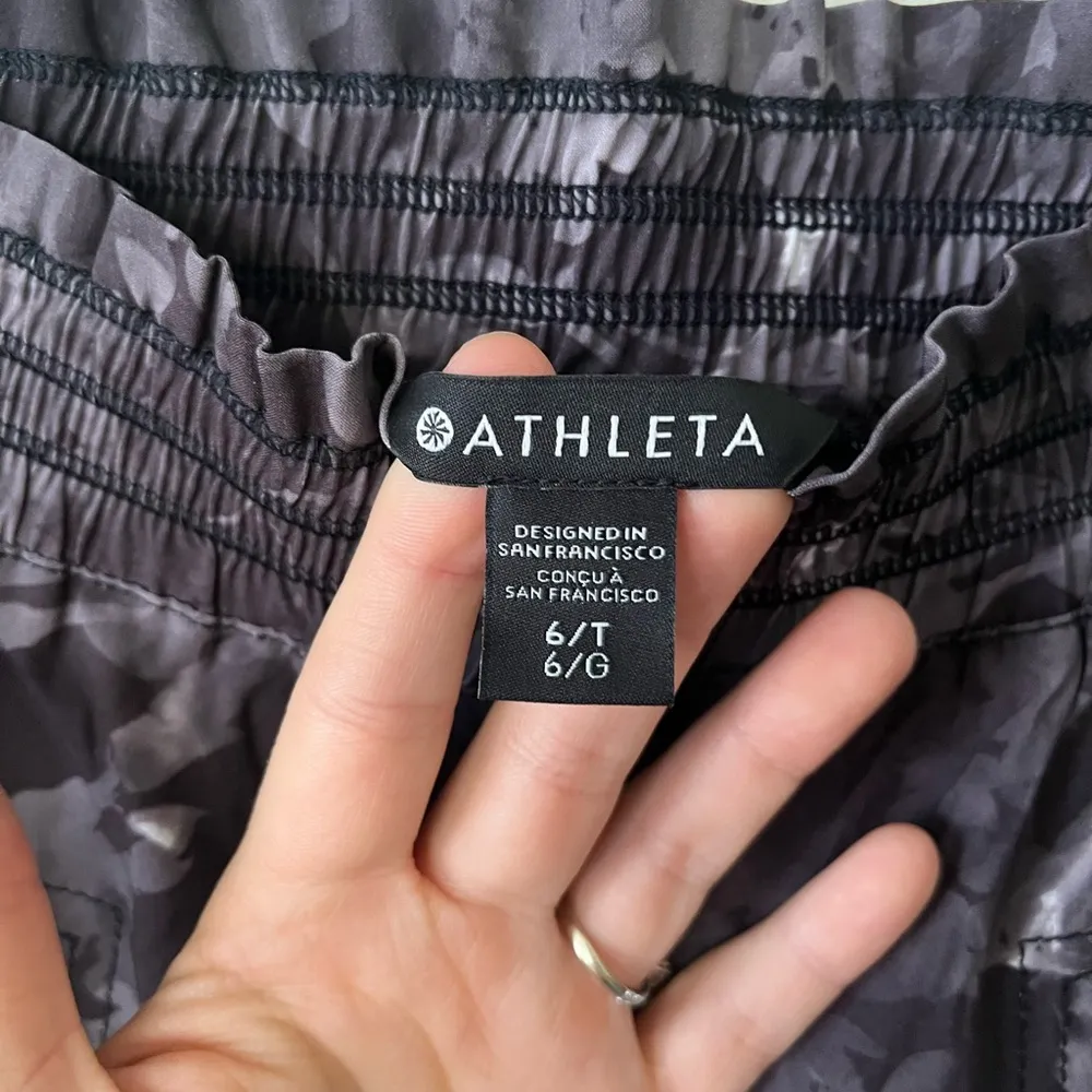 Athleta Grey Floral Savannah Jogger Pants Women’s Size 6T - Image 12