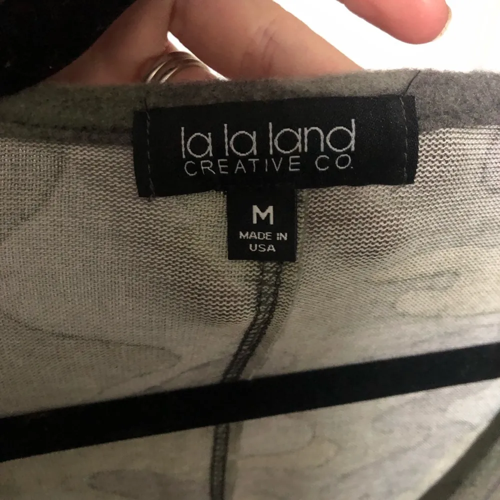 NWT La La Land Creative Co Boxy Camo Long Sleeve Top Size Medium - Image 5