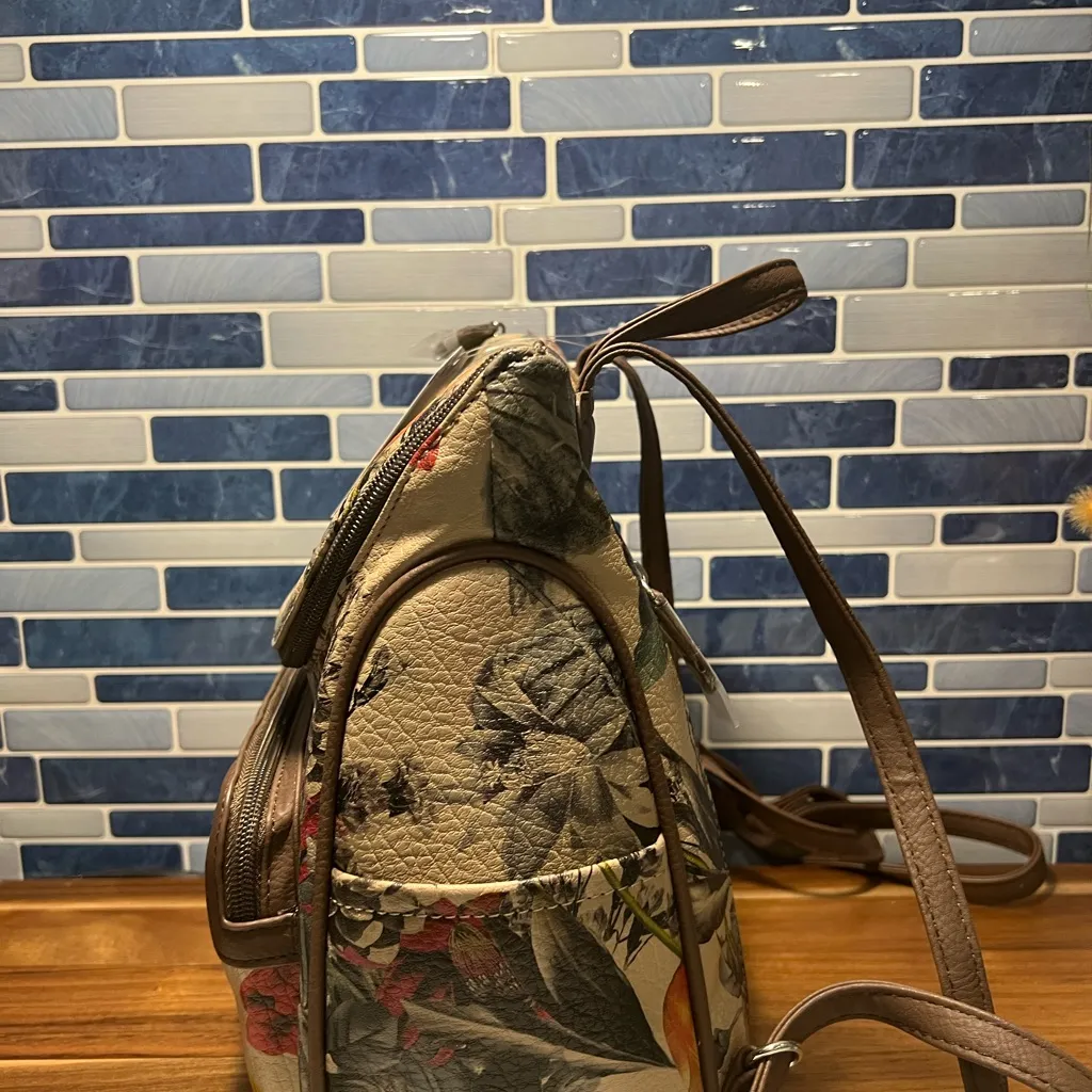 Multisac Backpack Floral with Tan Background - Image 2