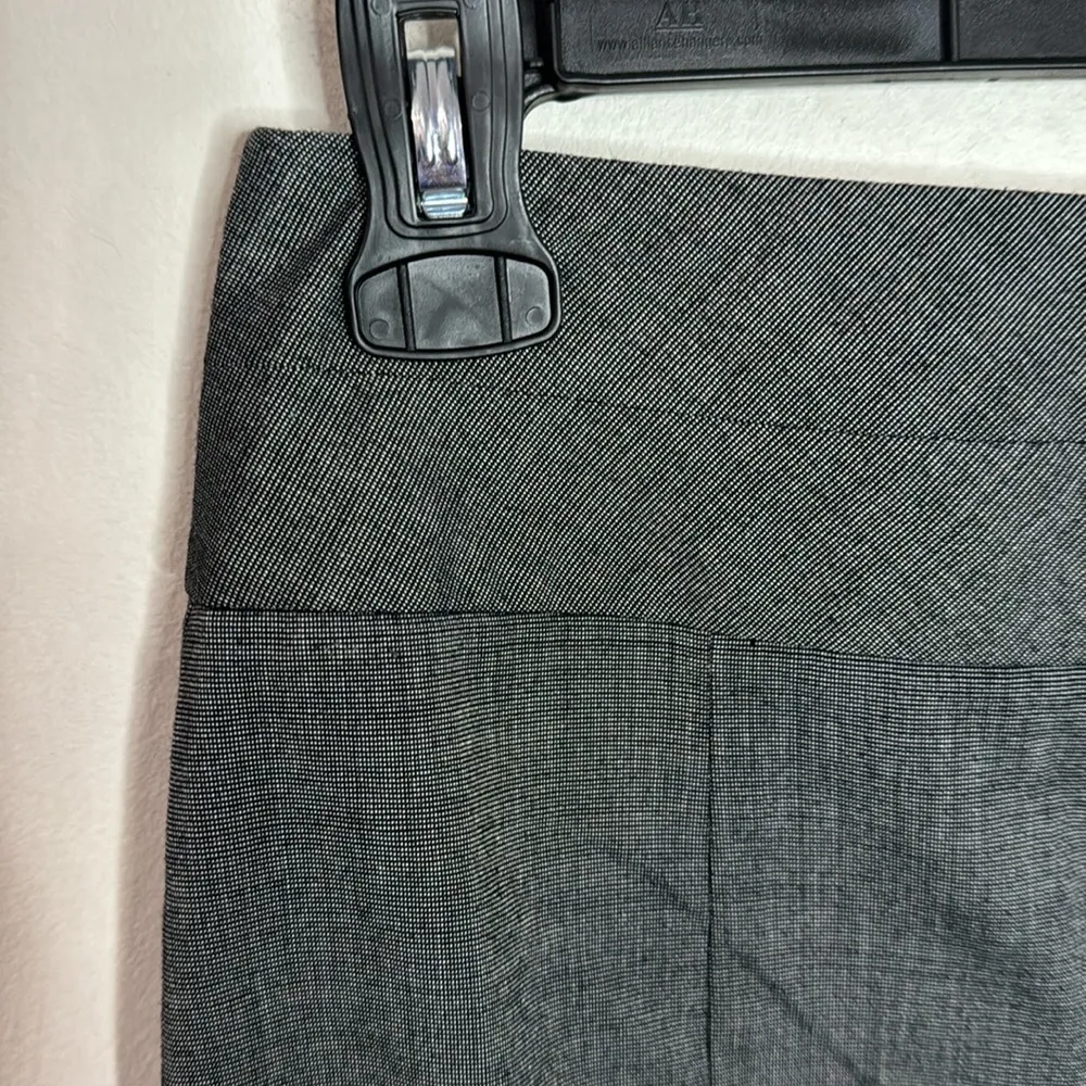 Iz Byer charcoal pencil Skirt skirt with ruffle back size 1 junior - Image 3