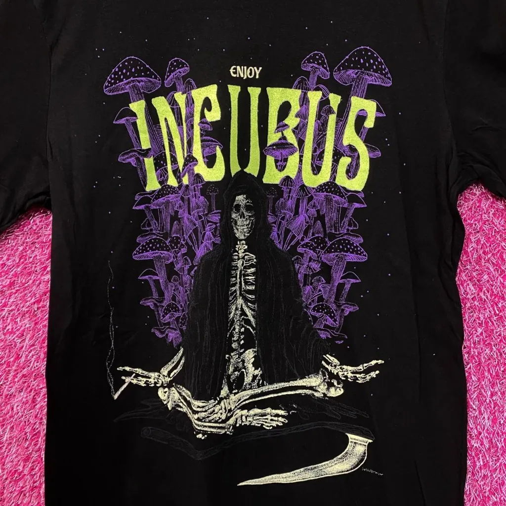 Enjoy Incubus Tour Tshirt size large - Image 2