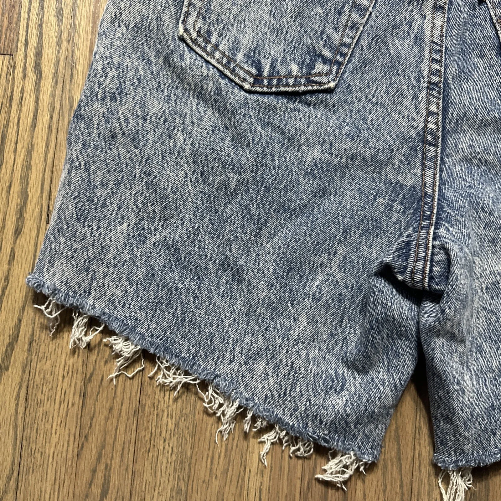 Vintage 70s Levi's Shorts Womens 8 545 Loose Fit Brown Tab Cut Off Denim - Image 7