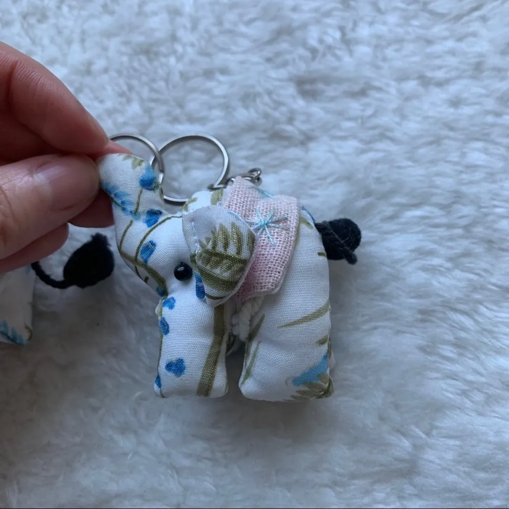 ⭐️ Bundle of 2 Mini Blue Elephant Thailand Keychain White - Image 3