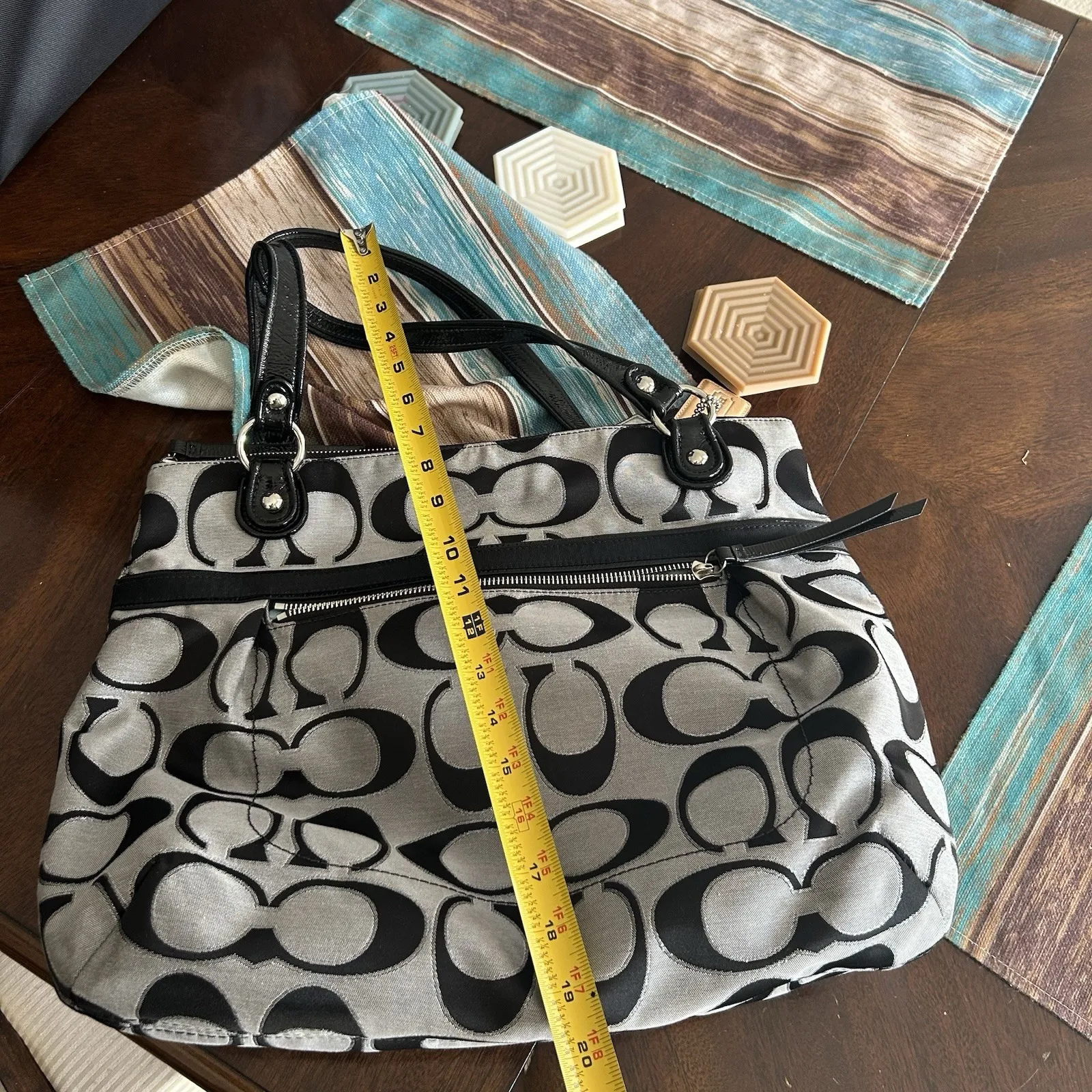 Coach Poppy Y2K 18979  Vintage Signature Monogram Jacquard Lage Hobo Bag NWT - Image 10