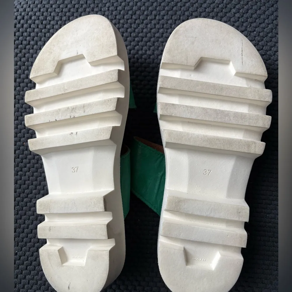 Miz Mooz Peyton two strap buckle leather  sandals  green 37 6 6.5 - Image 2