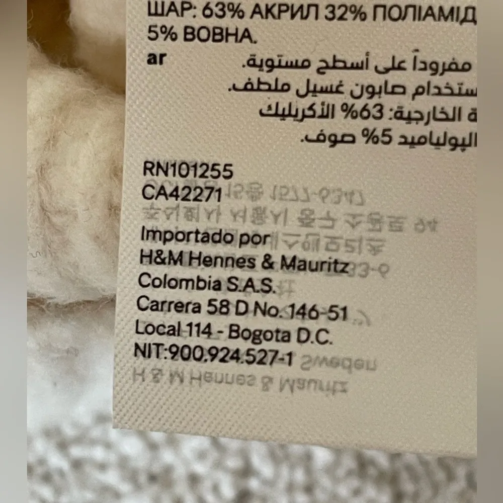 Wool content cream Soft Knit Sweater. Round neck, dropped shoulders. Size Small - Image 5