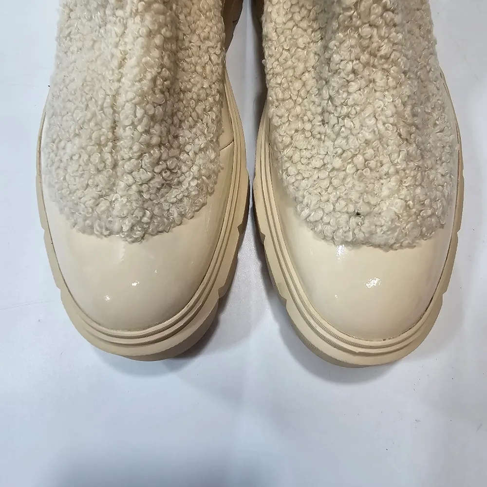 Sorel Caribou Boot in Bleached Ceramic & Oatmeal - Image 4