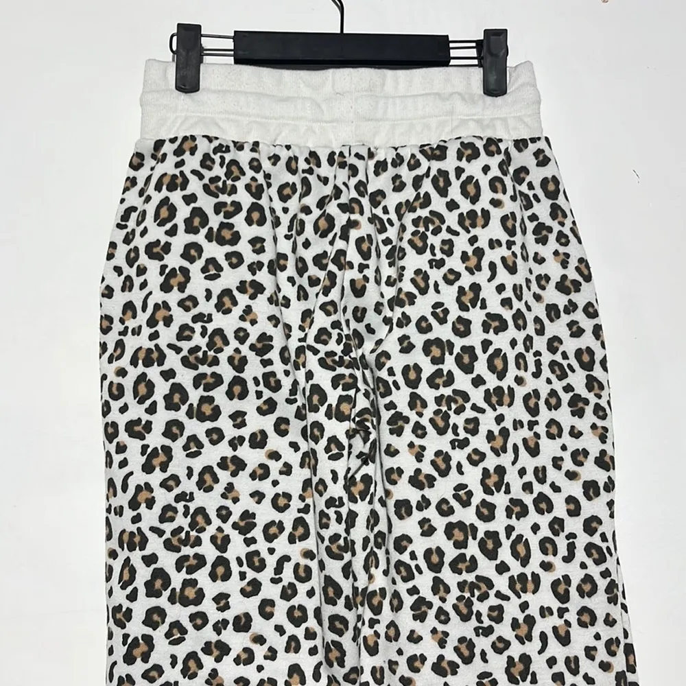 Love Streak White Leopard Print Fleece Ribbed Detail Jogger Pants Size Large - Image 6