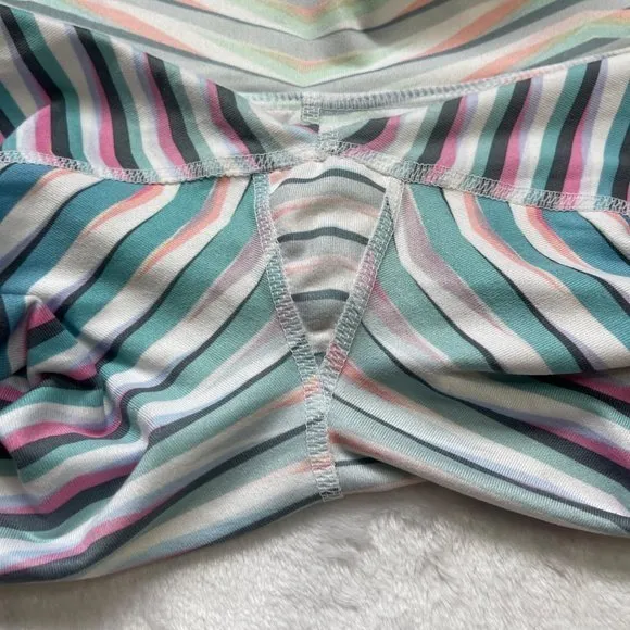 Athleta Women's High Rise Prism Chaturanga Striped Crop‎ Leggings Size Medium - Image 4