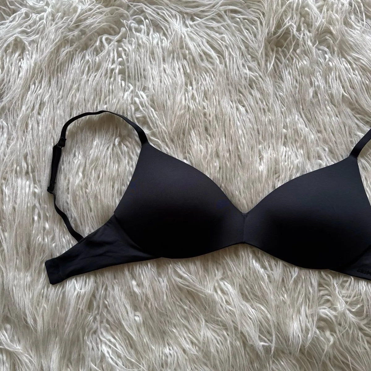 SKIMS  Wireless Form Push up Plunge Bra Onyx Size 30D - Image 6
