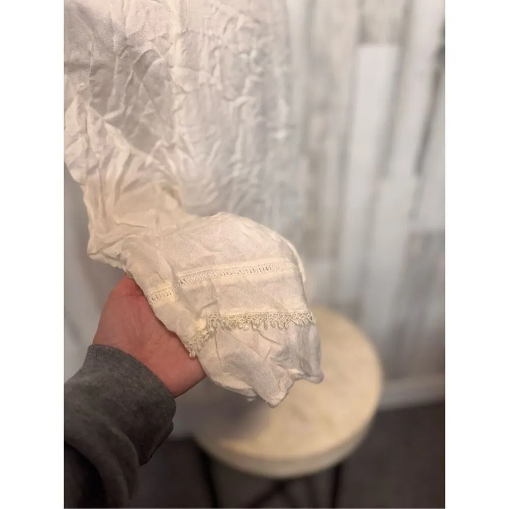 White Arizona blouse size large - Image 2