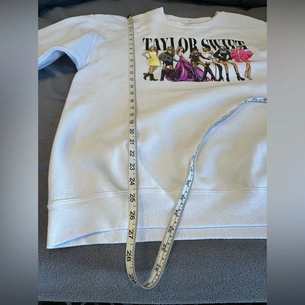 Taylor Swift White Crewneck Eras Tour Midnights Adult XL Long Sleeve Official. - Image 7