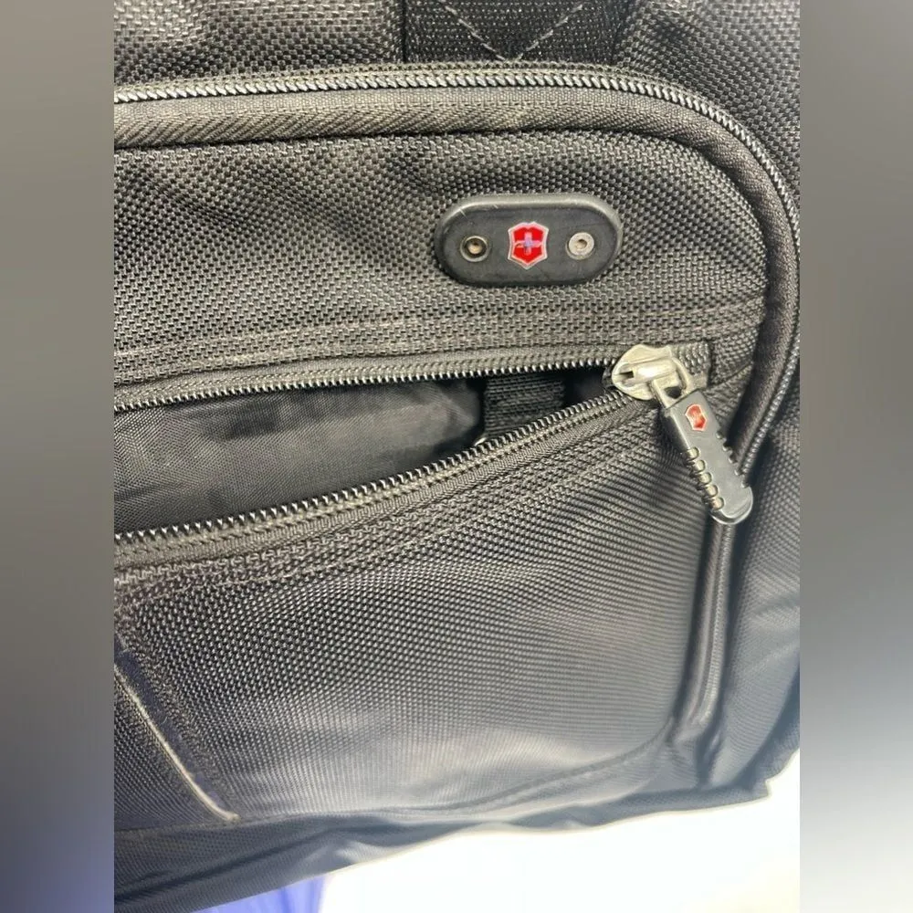Victorinox messenger shoulder laptop‎ bag Black - Image 3