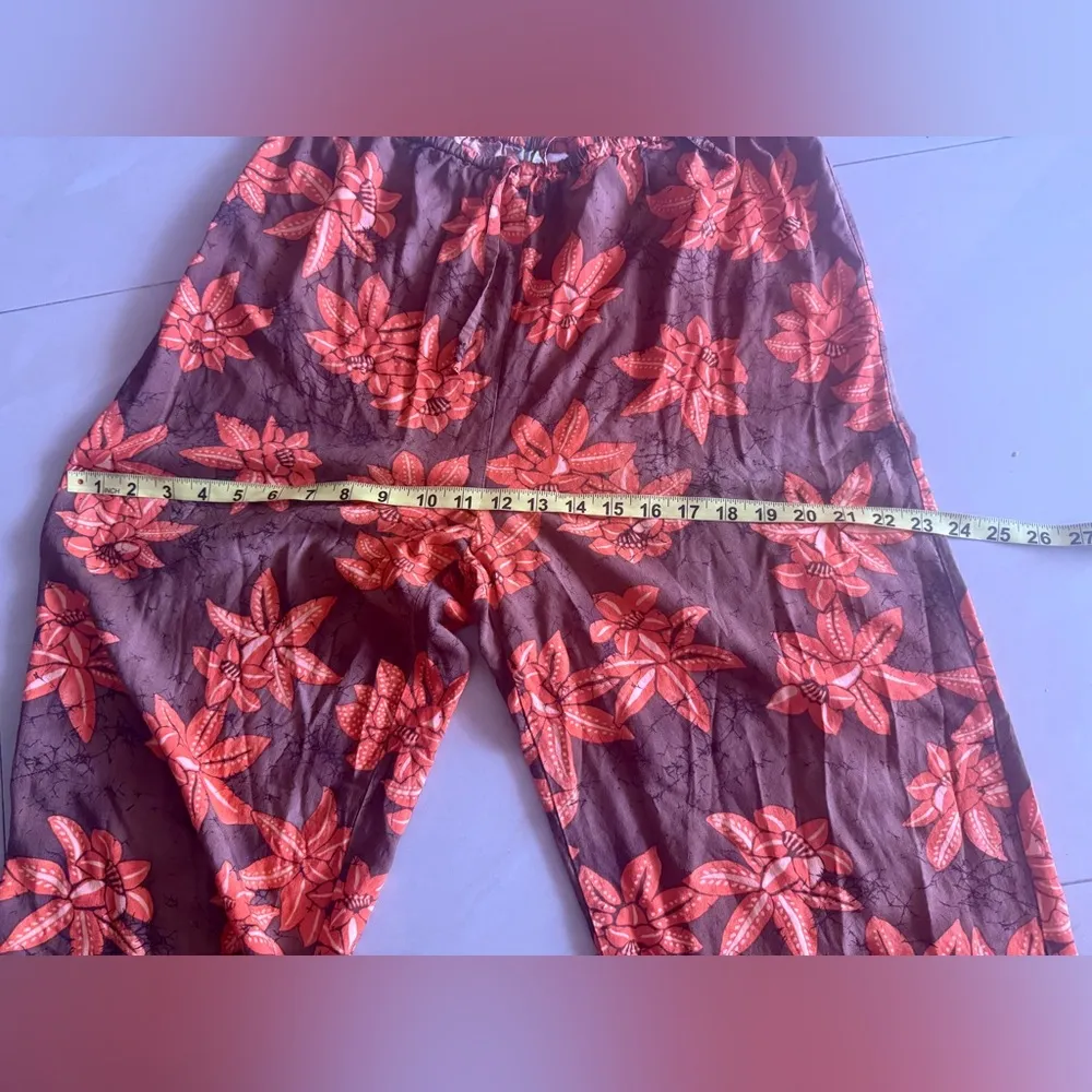 Victoria's Secret Black and Orange Casual Pants with Floral Design - Image 4