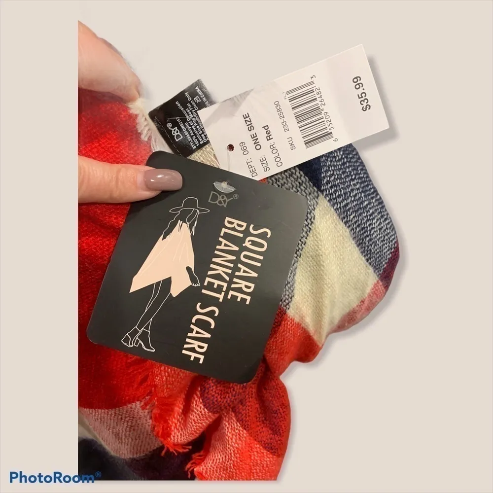 D&Y Square‎ Red White & Blue Blanket Scarf NWT - Image 3