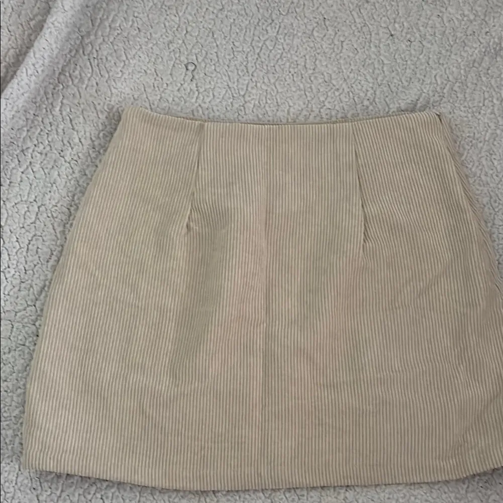 Striped Beige Skirt with Gold Button Accents Size 6 - Image 3