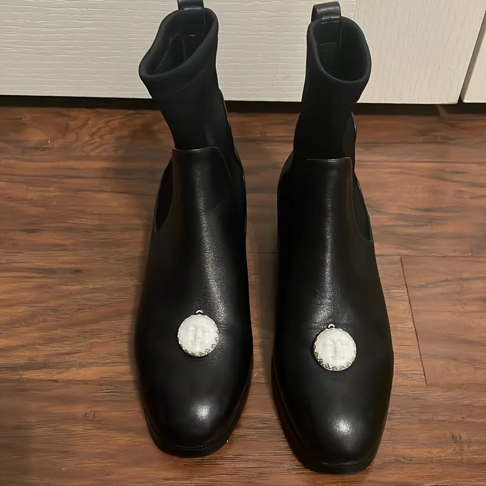 💖 PinkPunkPlank Black Leather Chelsea Boots with Moon Detail Size 8 - Image 3