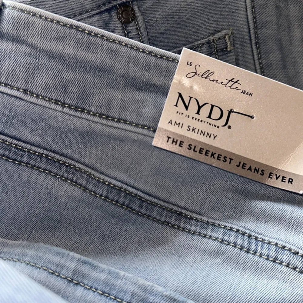 NWT NYDJ Seamless High Rise Ami Skinny Capri - Daybreak - Image 9