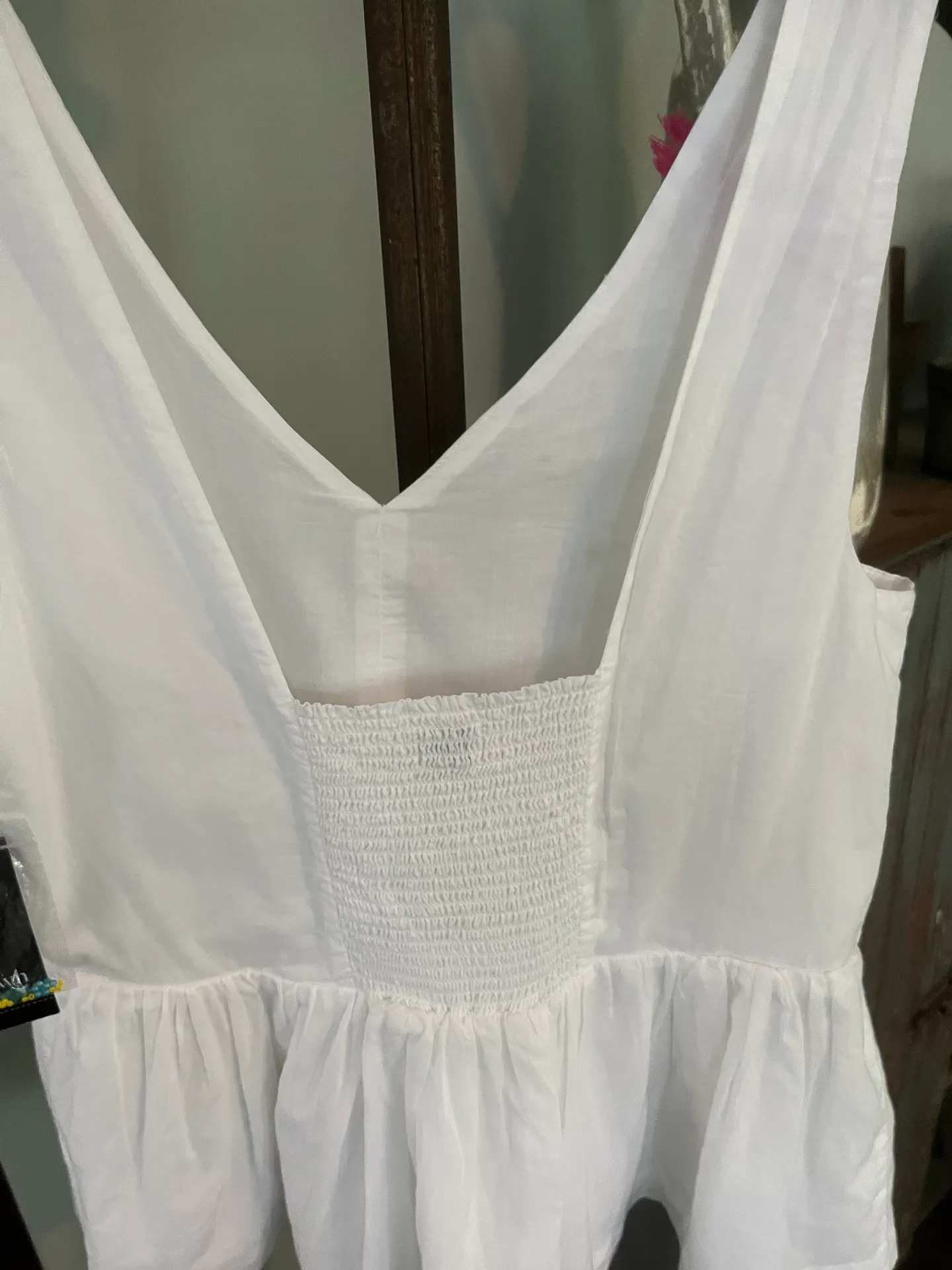 NWT  Size XS Sleeveless White Top - Image 4