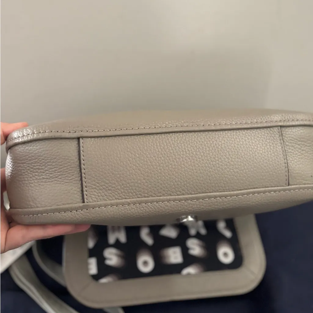 New Marc Jacobs Lock That Leather Messenger Bag Light Gray - Image 11
