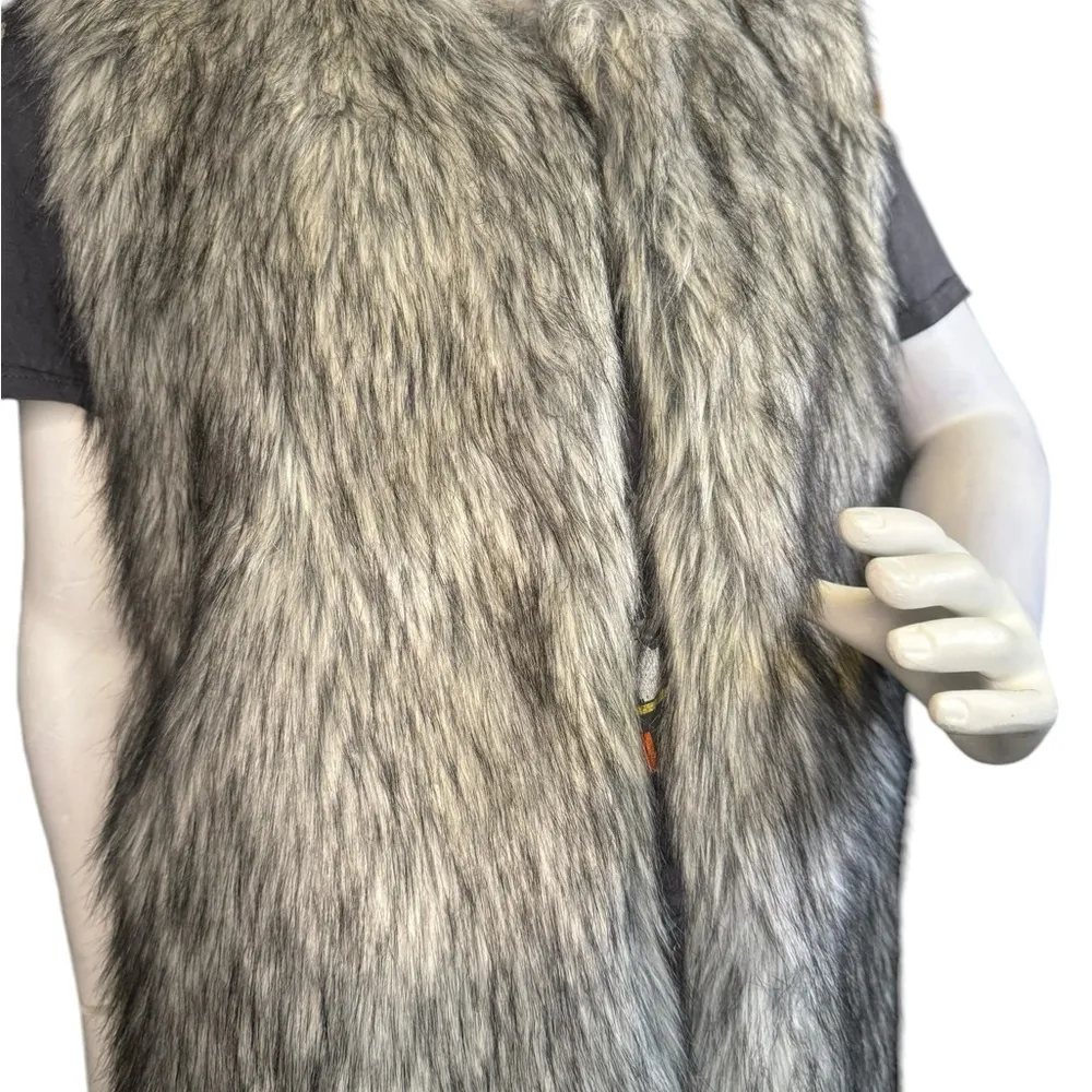 Primark women’s Gray Faux Fur Vest Size L. - Image 3
