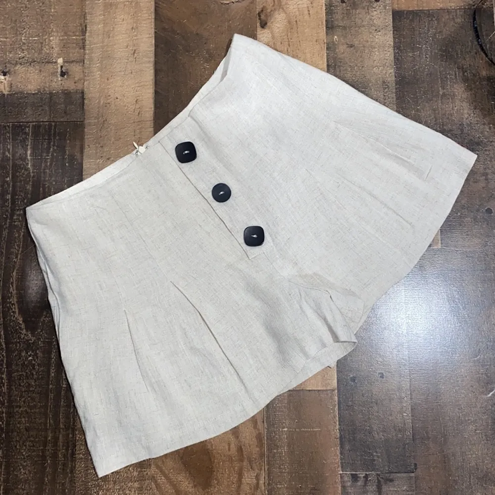 Lush linen shorts medium‎ cream beige - Image 2