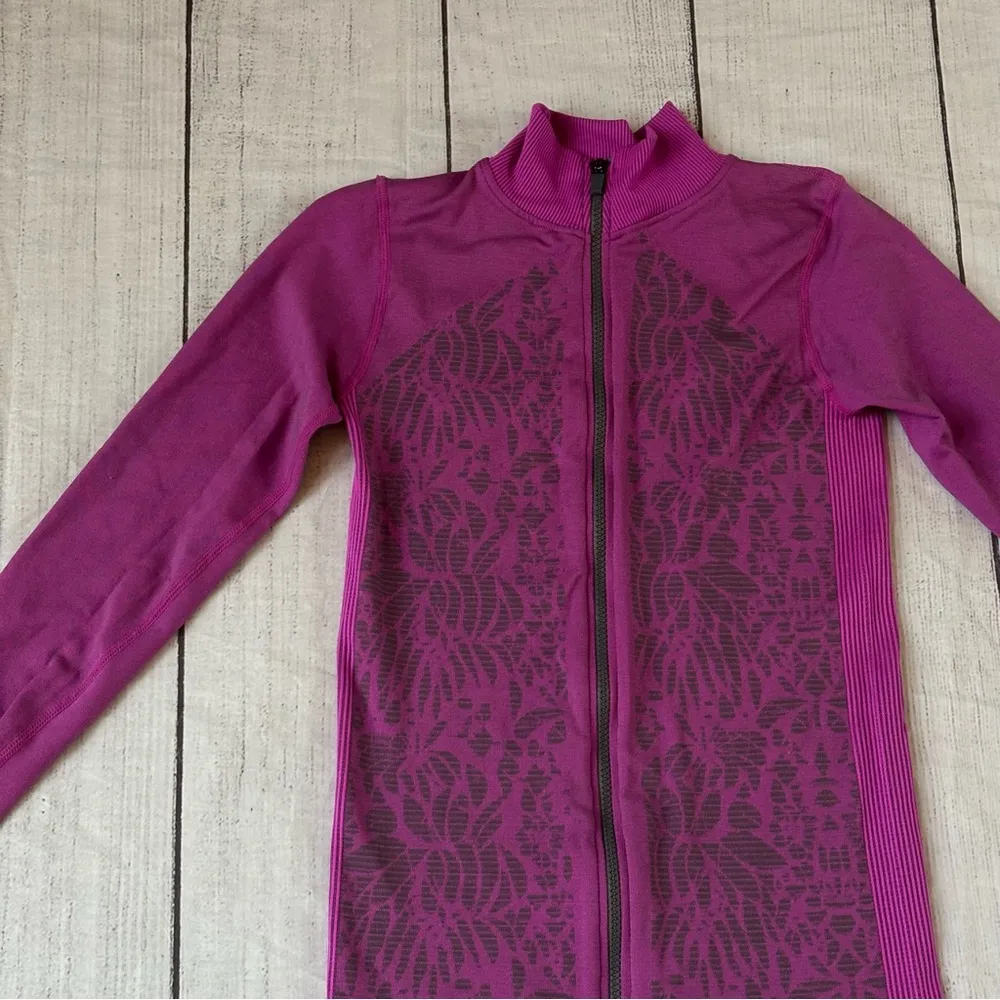 Young USA purple size medium long sleeve light weight jacket full zip - Image 4