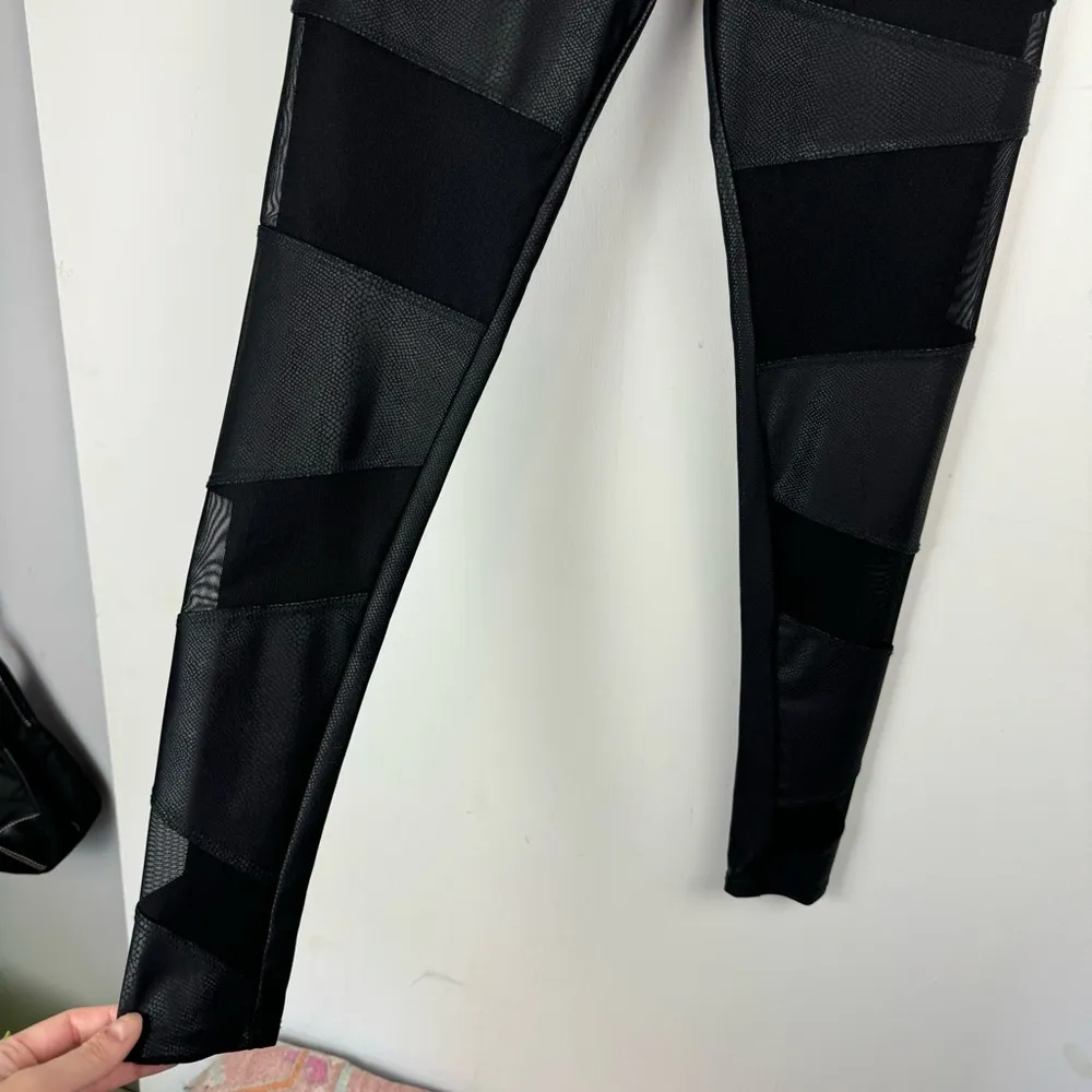 Onzie Bondage Leggings Sz XS High Rise Black Snake Print Mesh Cutouts - Image 14