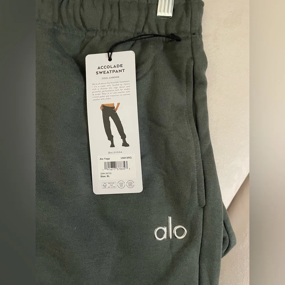 NWT Alo Yoga Accolade Sweatpants Limited Edition Dark Cactus Size XL Unisex - Image 7