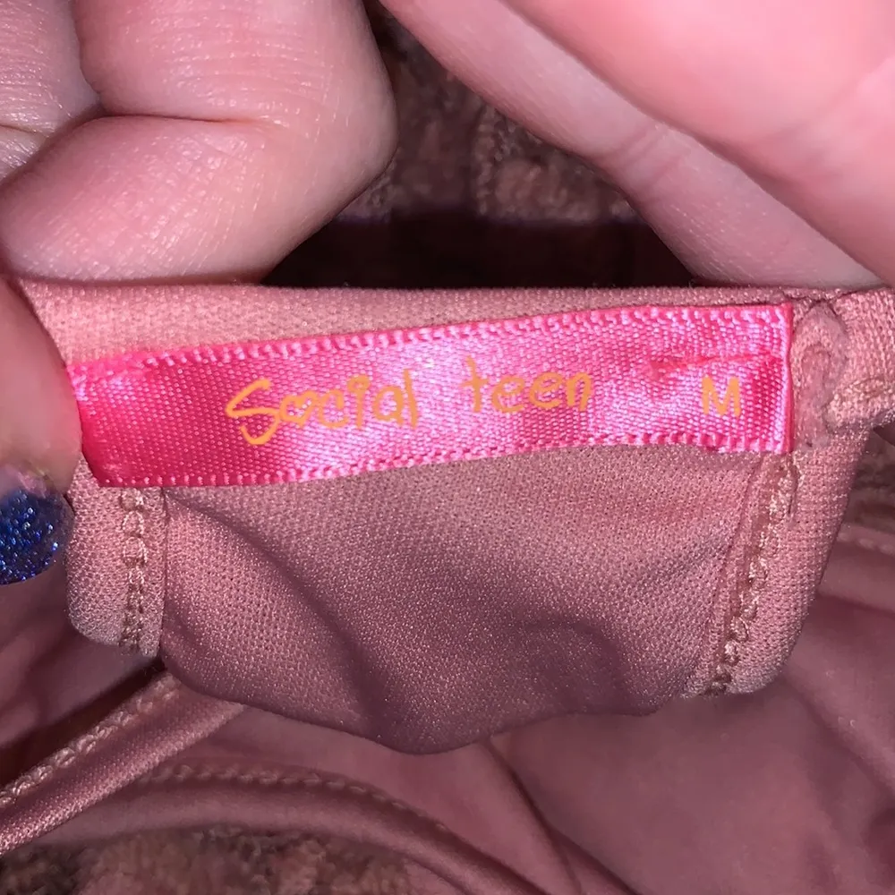 Social Teen pink lace lined keyhole tank top blouse Size undefined - Image 8