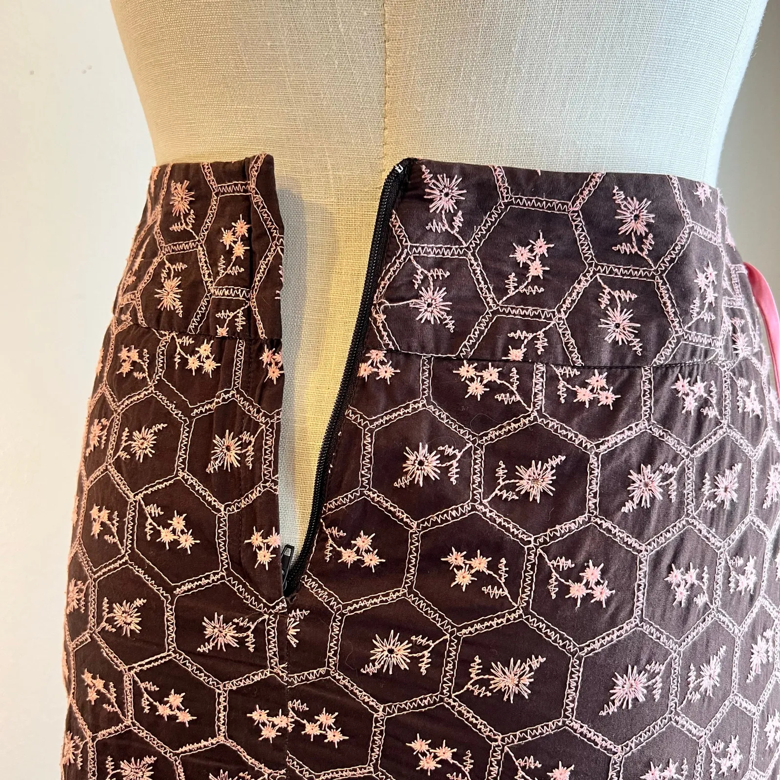 Vintage Y2K Brown Pink Floral Embroidered Bow Detail Mini Skirt Size Medium - Image 6