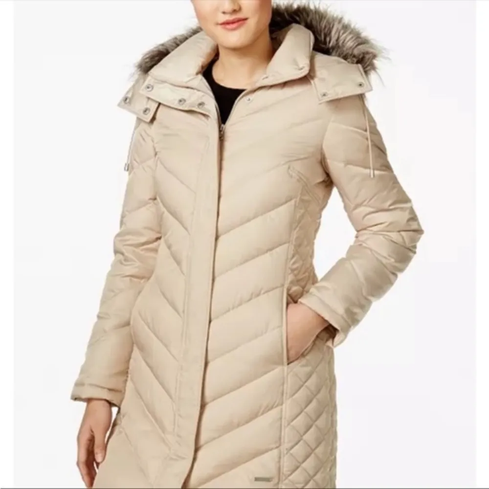 Kenneth Cole  • Tan Quilted Faux Fur Trim Hooded Down Puffer Coat - Image 54