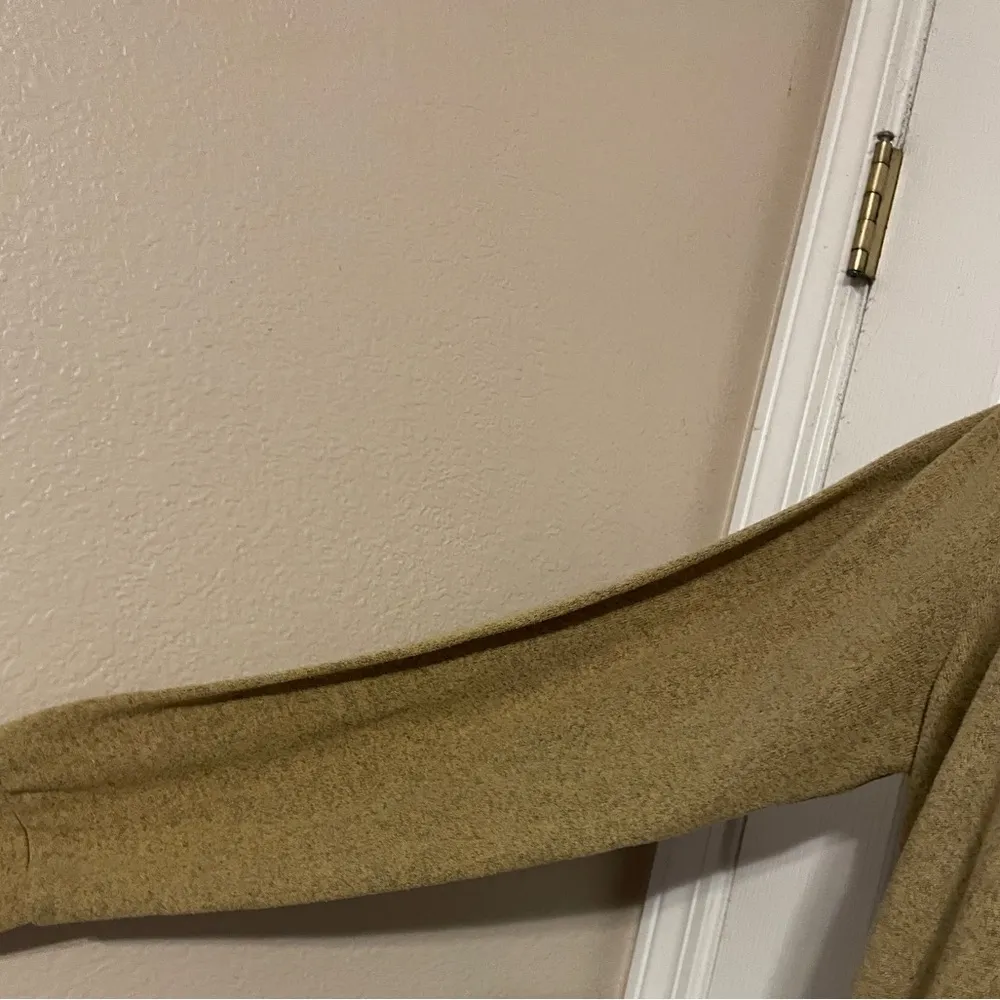 BDG Urban Outfitters Button Up Cardigan Sweater Size Medium - Image 4