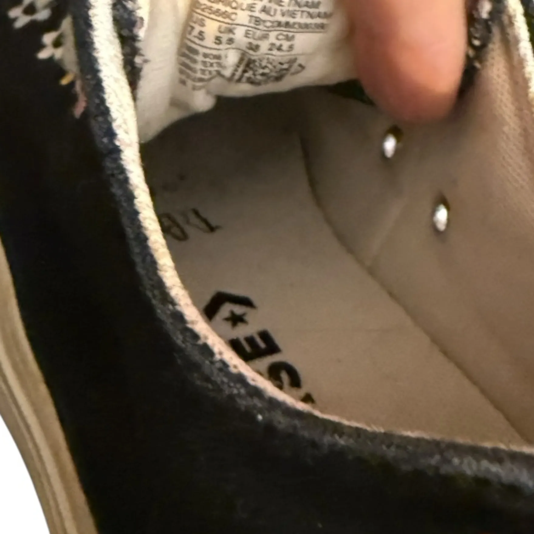 Converse Athletic Shoes with‎ Embroidered Flowers - Image 6