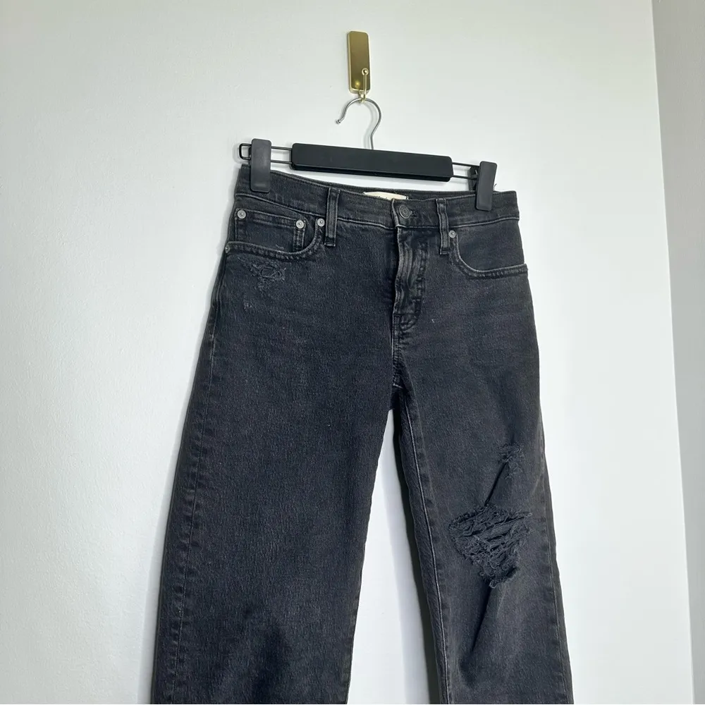 Madewell The Petite Ripped Mid-Rise Perfect Vintage Straight Jean in Black - Image 5