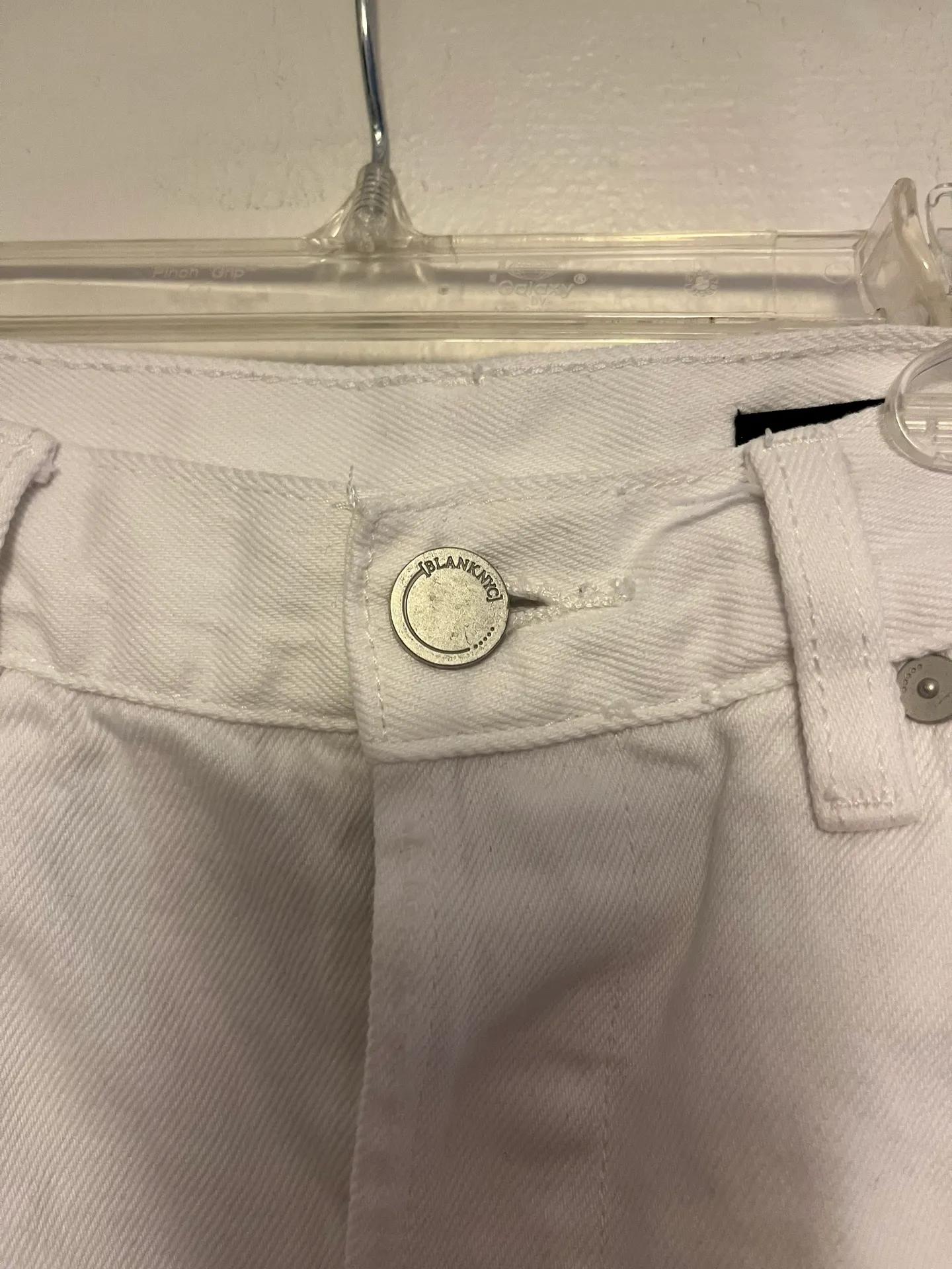 BLANK NYC  White Denim Shorts - Size 28 - Image 3
